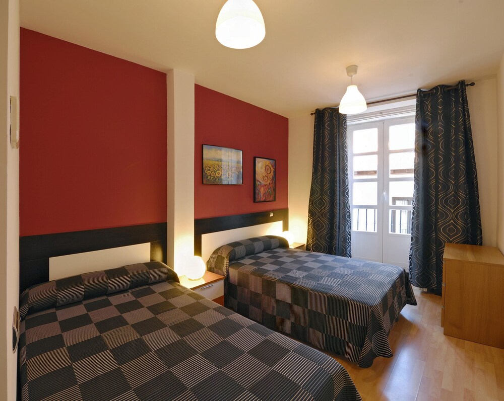 Apartamentos El Tiempo Madrid Madrid hotel