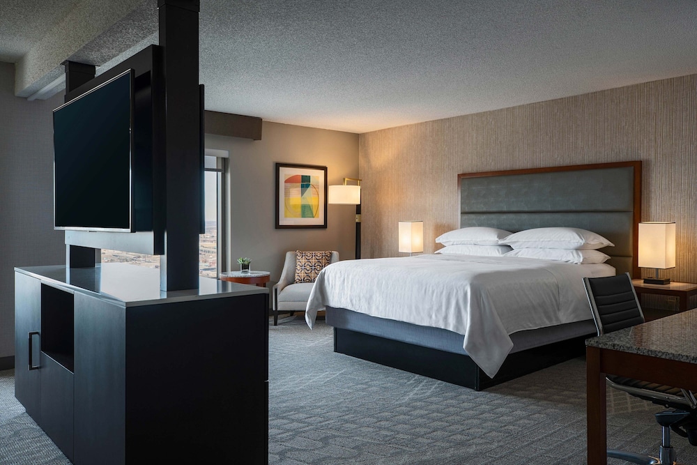 Sheraton Kansas City Hotel at Crown Center - photo 8