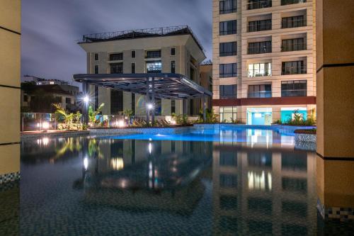 Modern Nairobi Apartment with Private Pool and City Views — 4-Star Luxury Hotel in Nairobi, Kenya