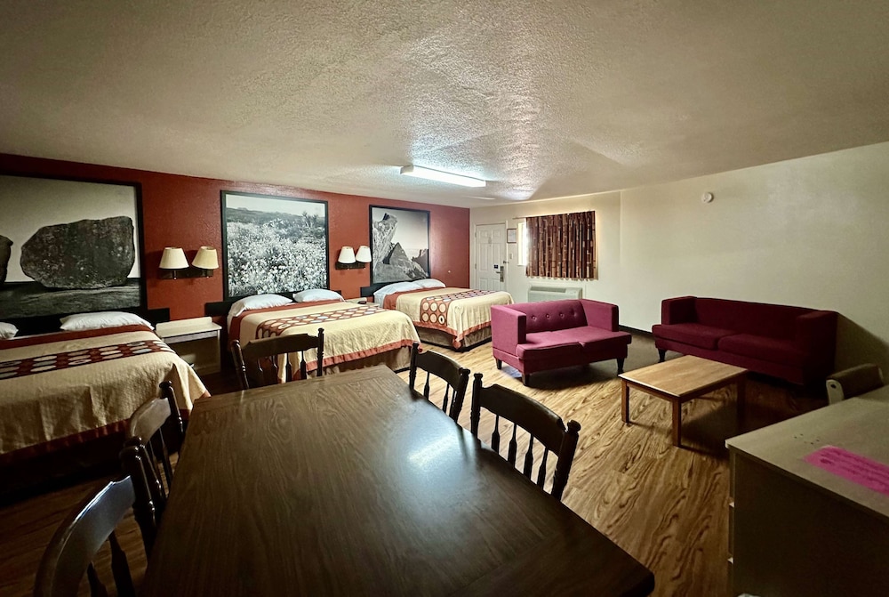 Super 8 by Wyndham Athens TX - photo 8