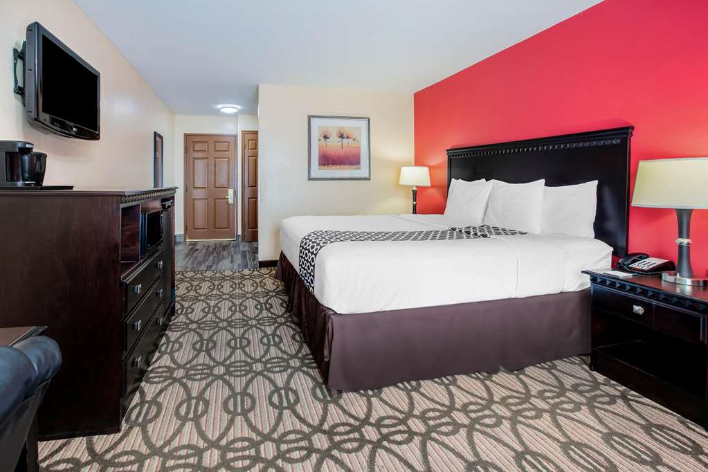 La Quinta Inn & Suites by Wyndham Dallas Mesquite - photo 29