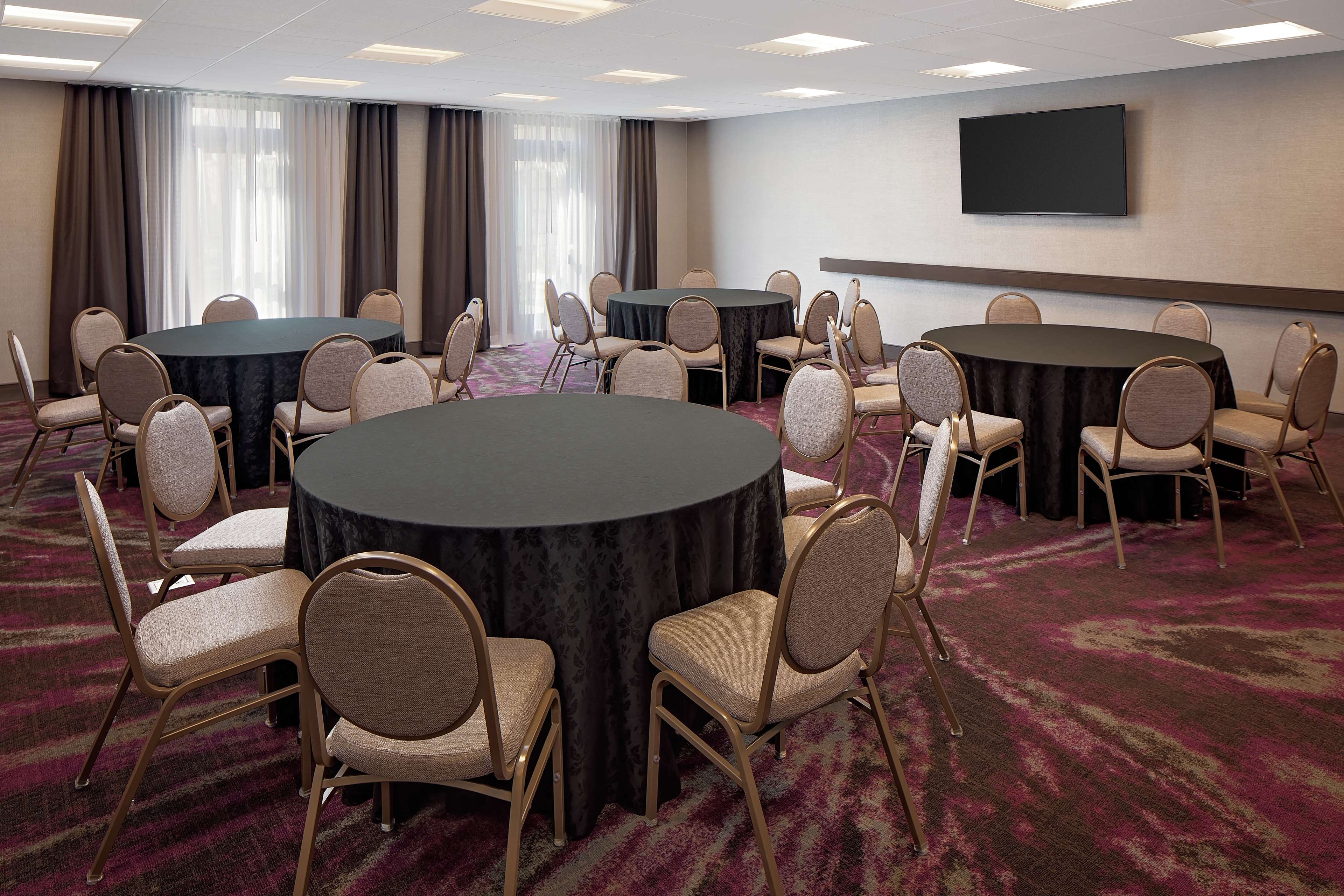 Homewood Suites by Hilton Ronkonkoma - photo 8