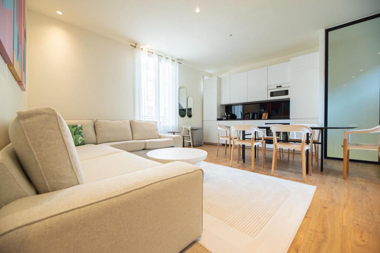 Cia Chic Flat with AC Few Steps From Paris — 4-Star Luxury Hotel in Clichy, France