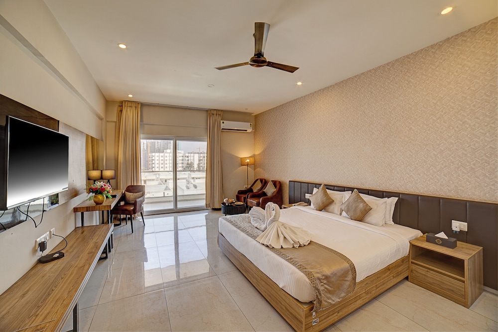 Vrr Hotel S And Convention Centre — Anekal