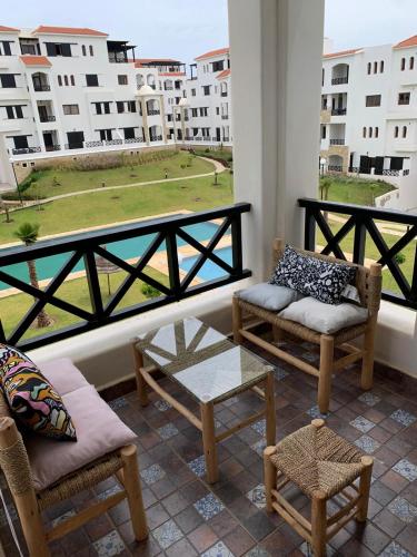 Superbe appartement neuf en résidence avec piscine — 4-Star Luxury Hotel in Cap Negro Ii, Morocco
