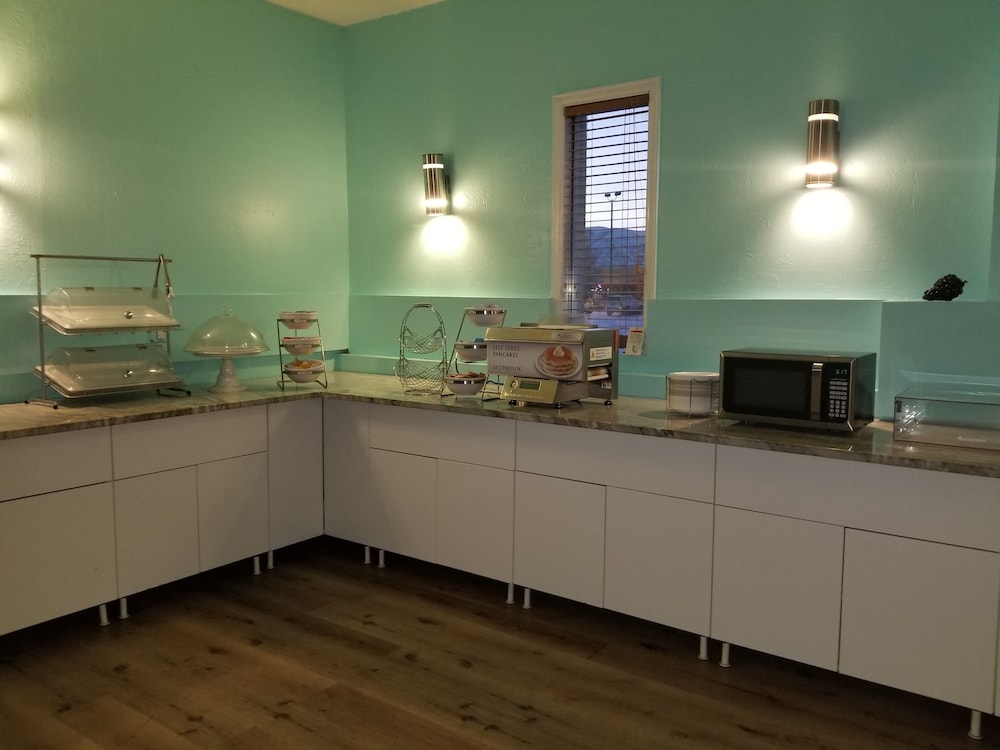 Four Points by Sheraton Rock Springs - photo 18