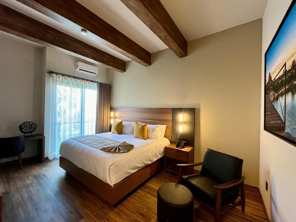 Puertas de la Peña Hotel & Spa — Bernal — photo 2