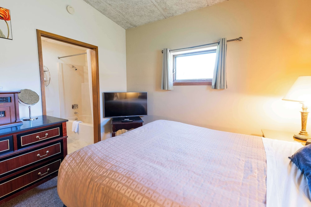 Fireside Inn & Suites Bangor - photo 13
