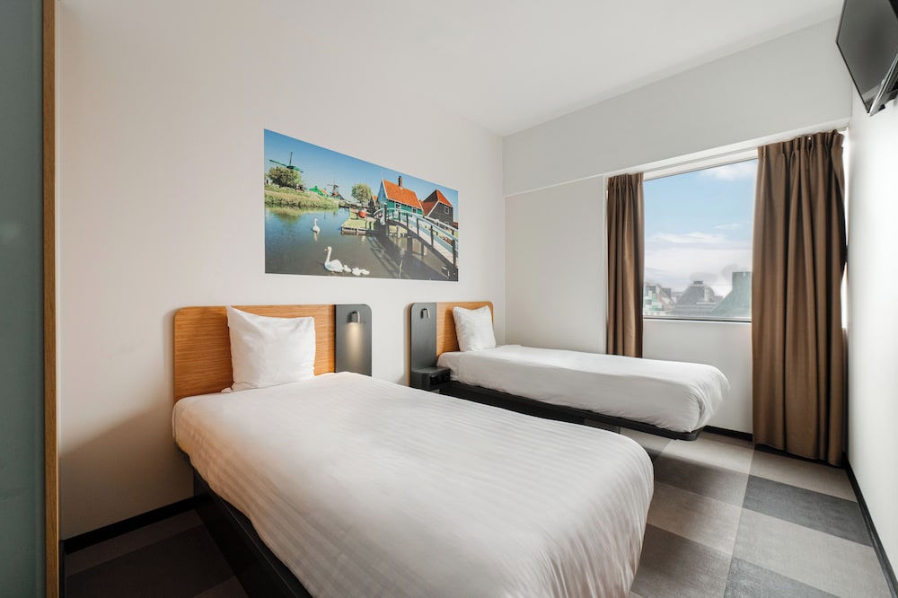 easyHotel Amsterdam Zaandam - carbon neutral hotel in Netherlands