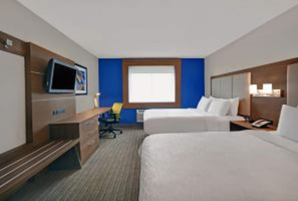 Holiday Inn Express & Suites Detroit Dearborn by IHG - photo 10