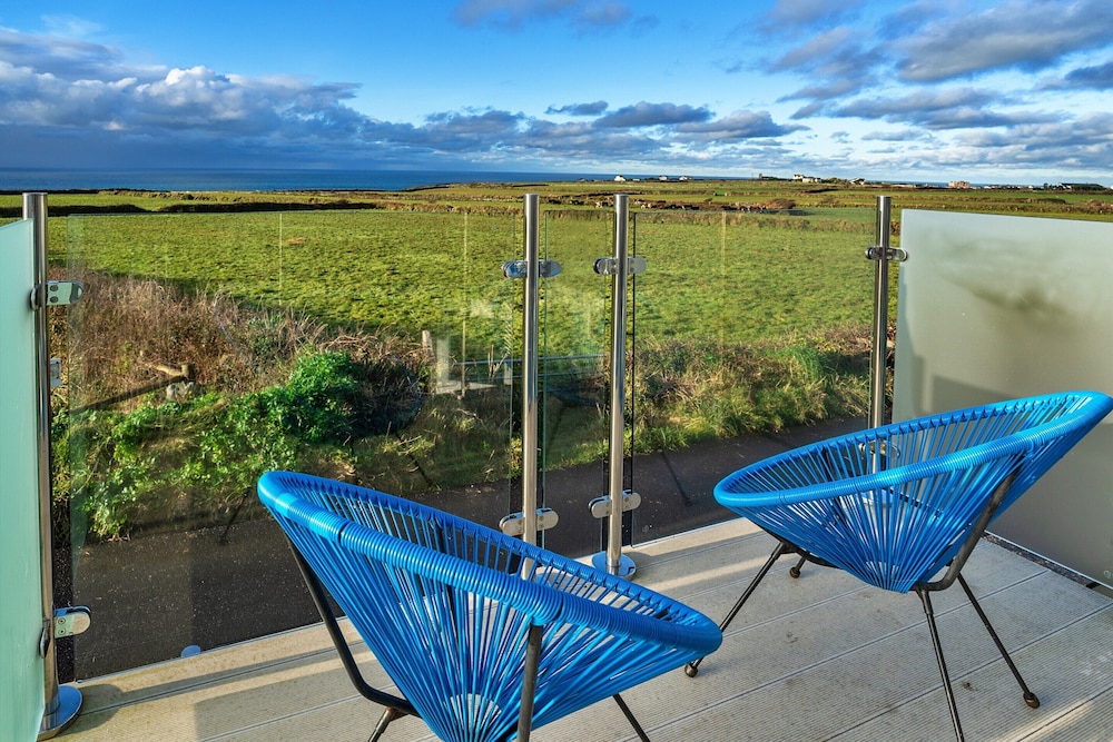 Finest Retreats Treknow Summerhut — 4-Star Luxury Hotel in Tintagel, United Kingdom