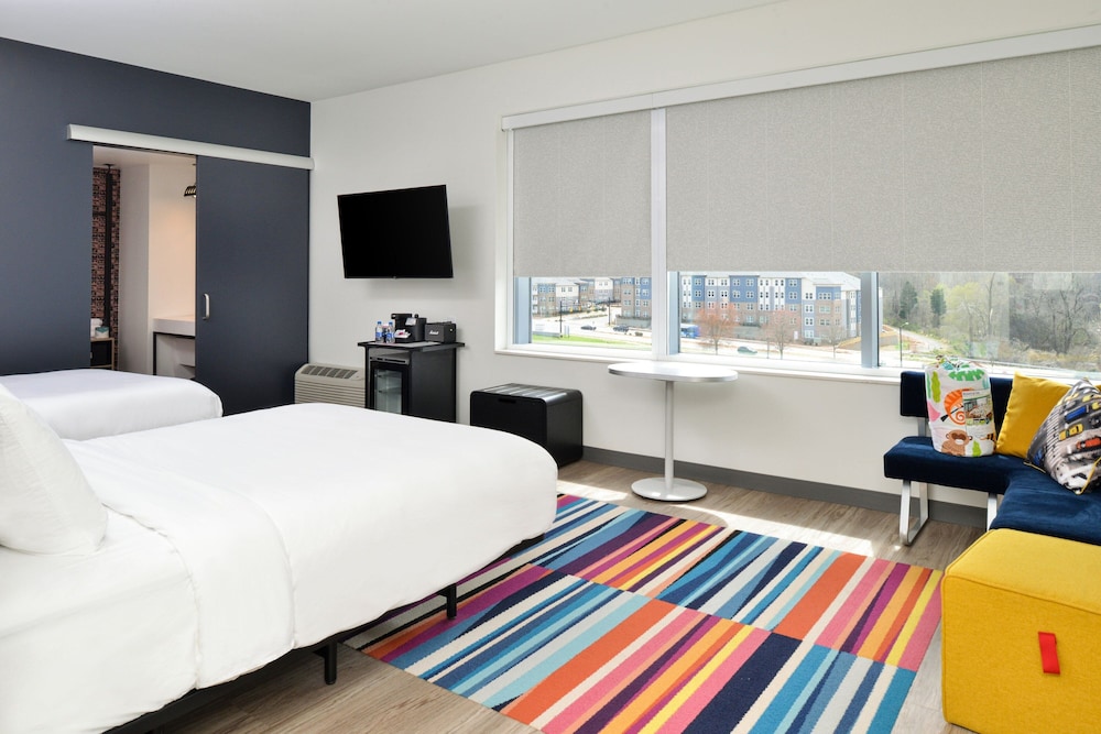 Aloft Charlotte Airport - photo 16