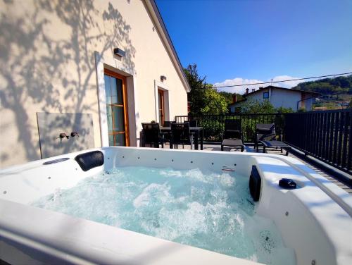 Boutique rooms by Petrič winery in Lokavec, Slovenia