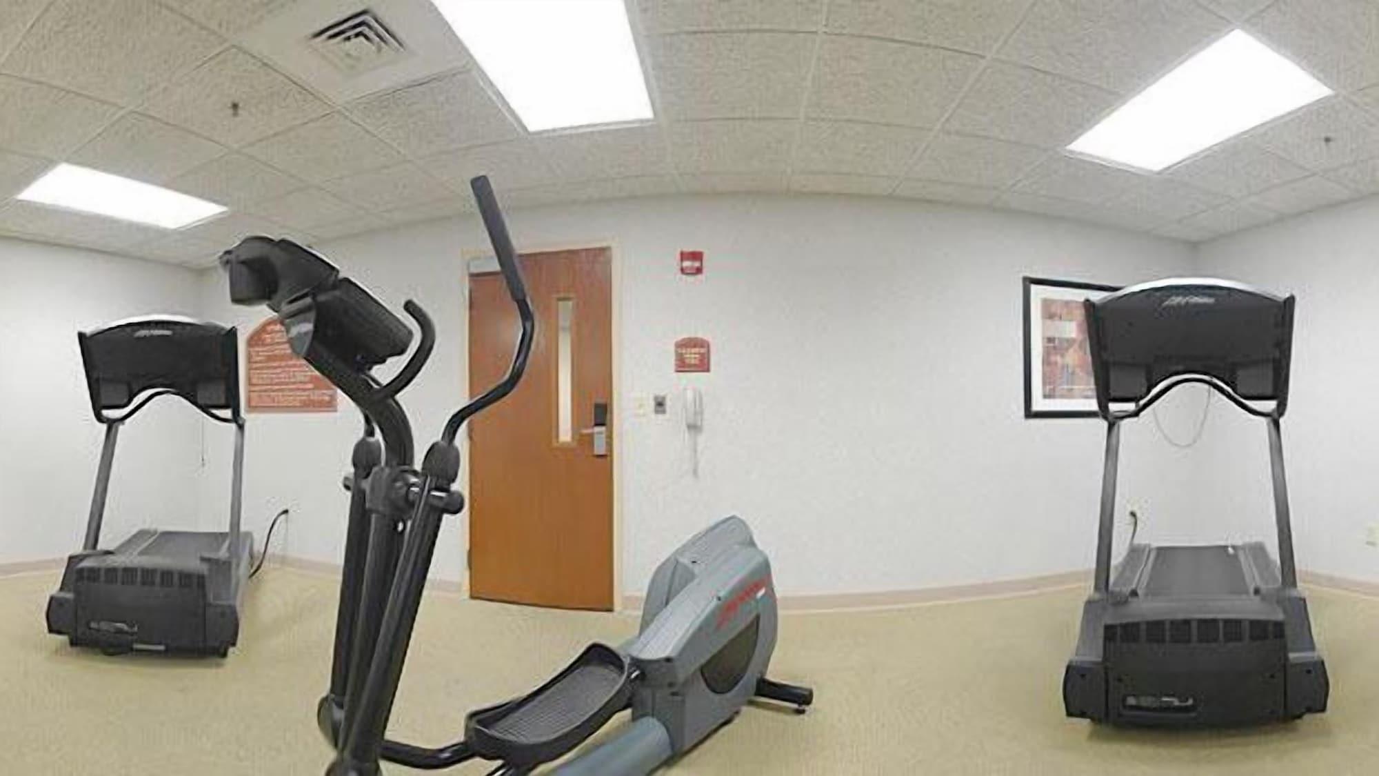 Holiday Inn University of Memphis All Suite an IHG Hotel - photo 3