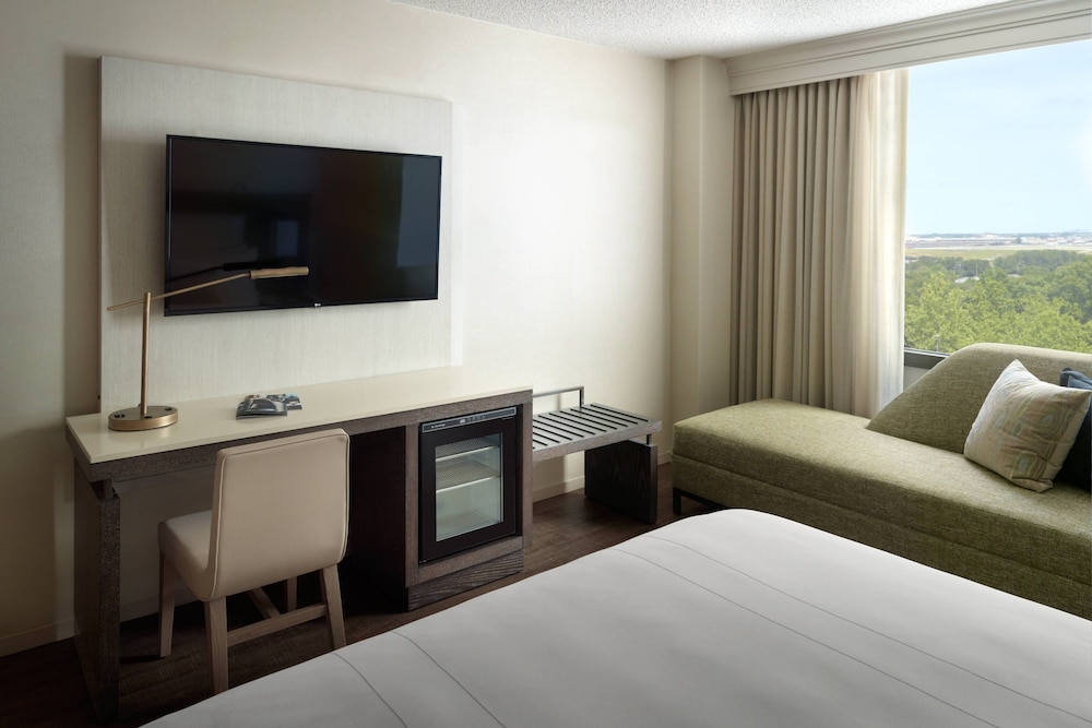 Atlanta Airport Marriott - photo 6