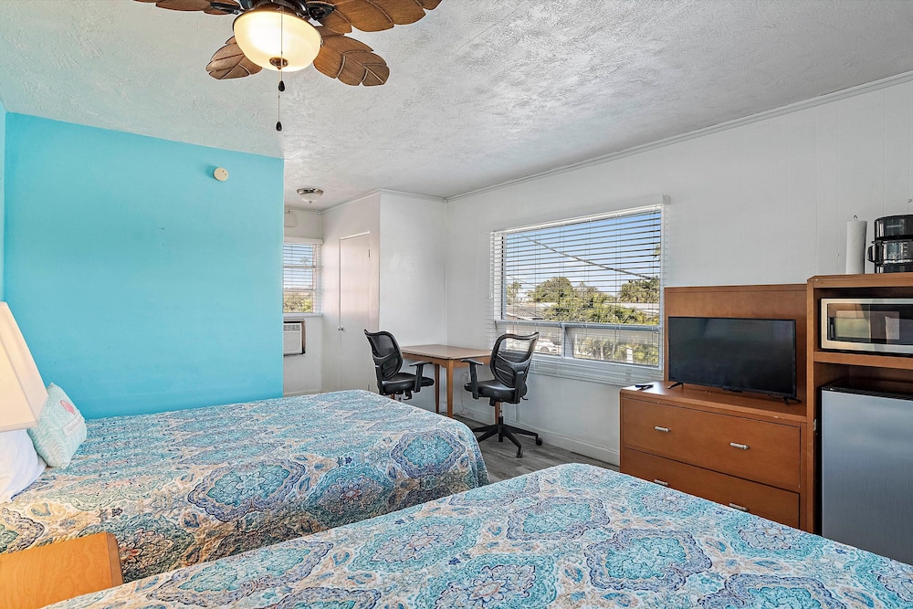 Malibu Resort Motel - photo 11