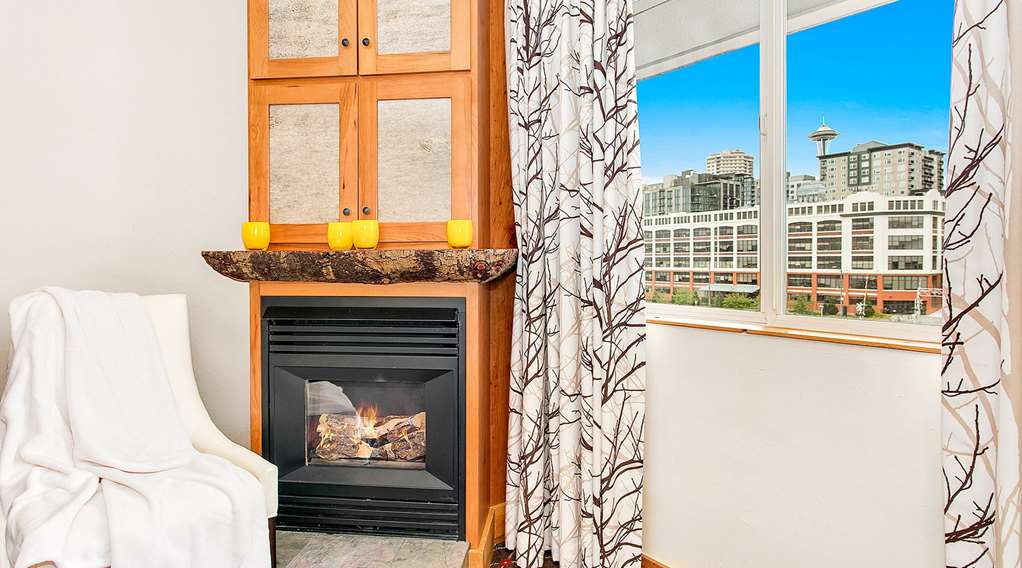The Edgewater Hotel - photo 41