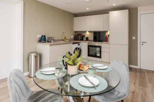 Yellow Heights Accommodation - carbon neutral hotel in Unknown City