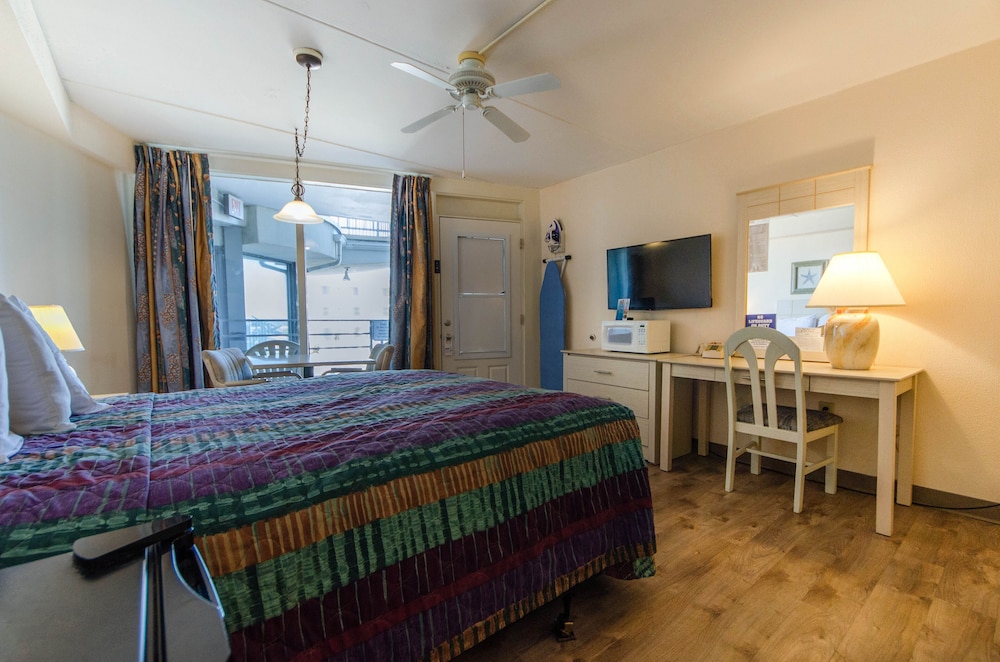 Royal Hawaiian Motel - photo 10