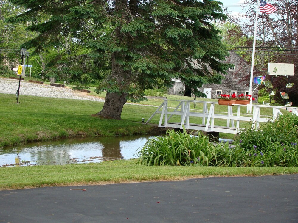 Bay Leaf Cottages & Bistro - photo 49