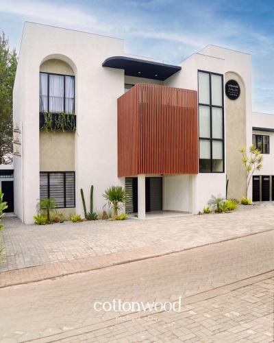 Cottonwood Casarean Layar300inch Heated Pool Billyard Api Unggun in Unknown City, Indonesia