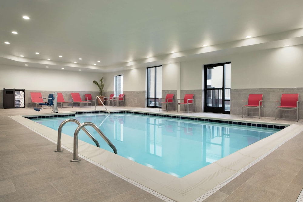 Hampton Inn & Suites St. Louis Alton - photo 19