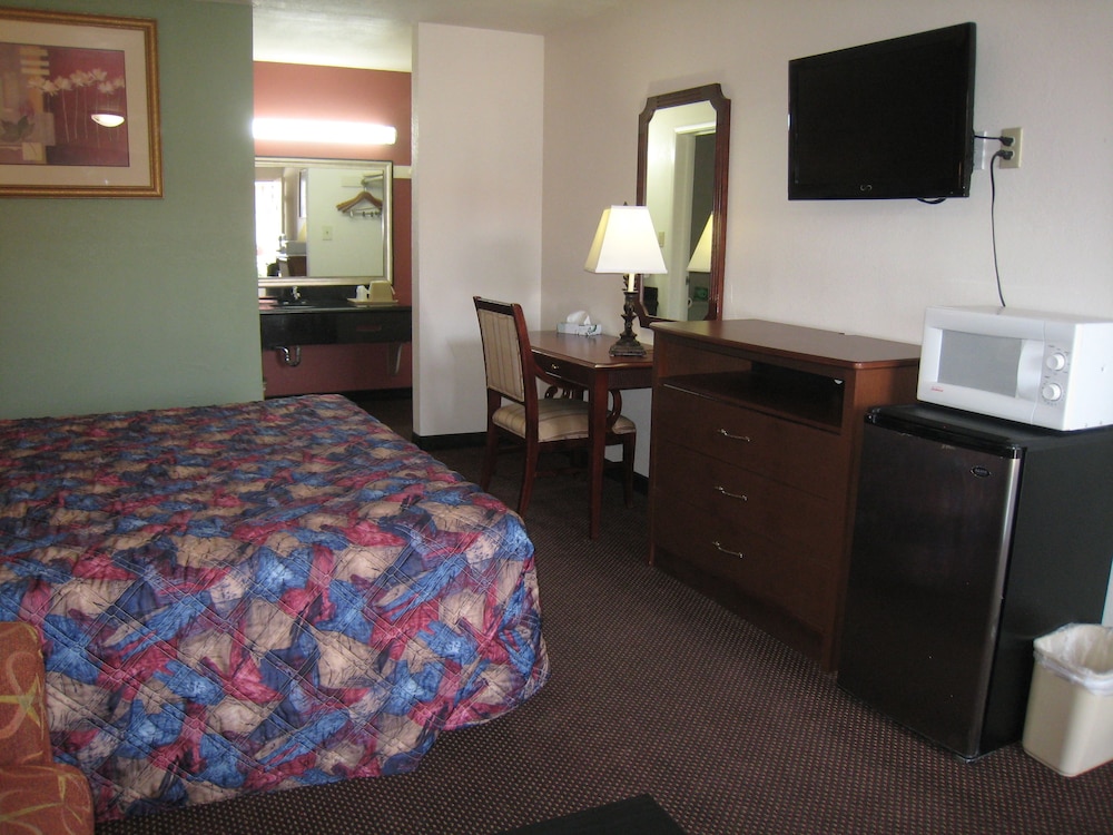 Motel 8 - photo 13