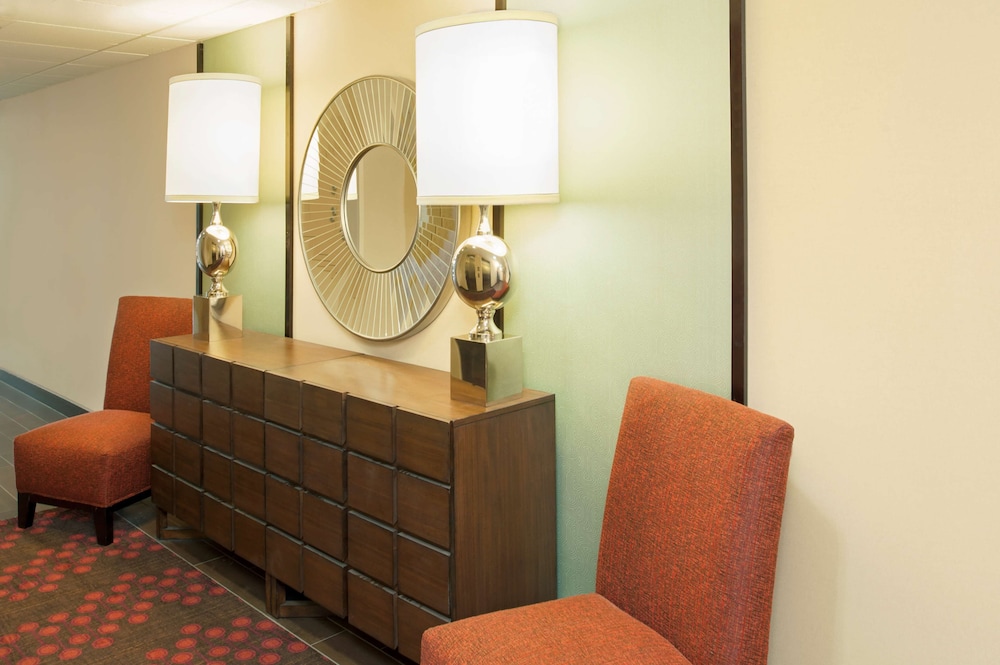 Hampton Inn Muskegon - photo 5