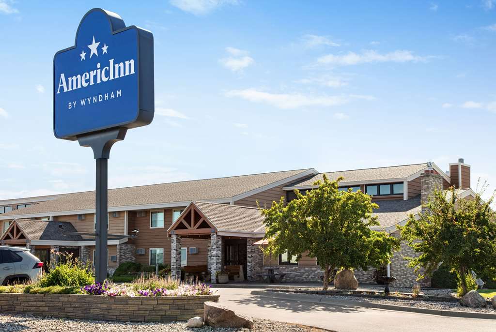 AmericInn by Wyndham Roseau - photo 2