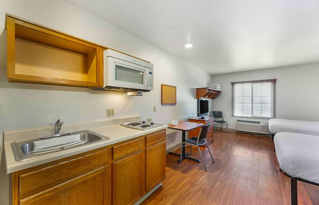 WoodSpring Suites Akron - photo 14