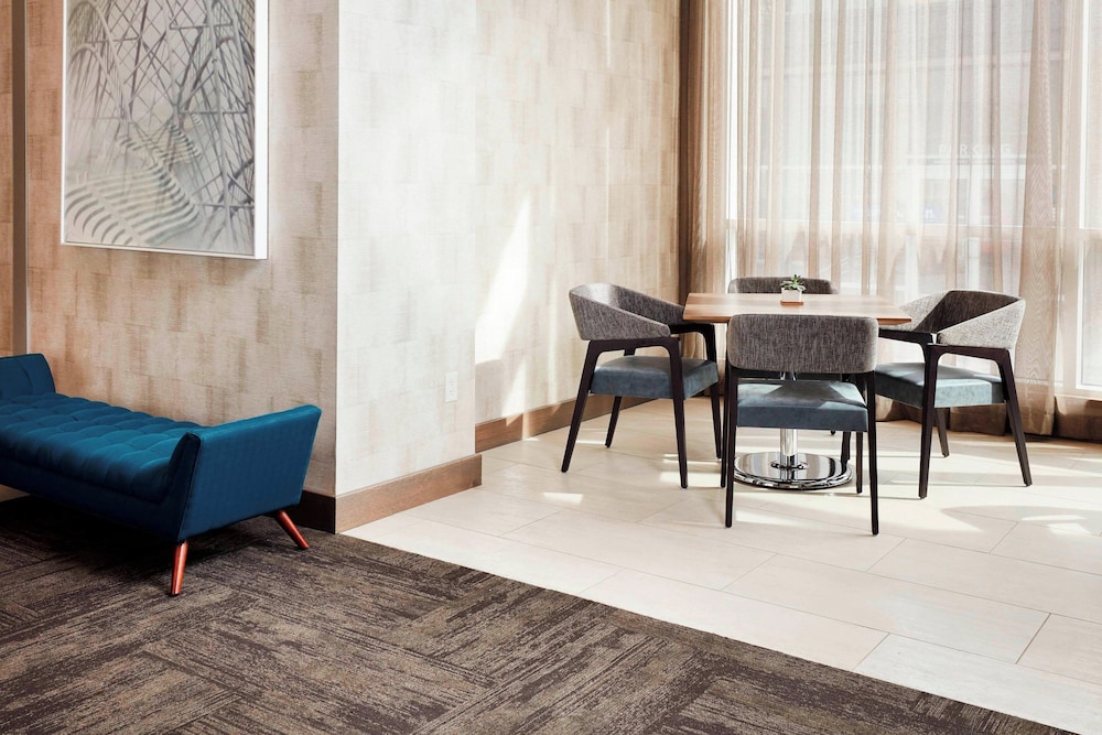 AC Hotel by Marriott Cincinnati at The Banks - photo 46