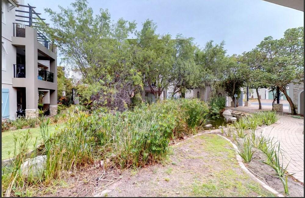 Kayata Bougain Villa