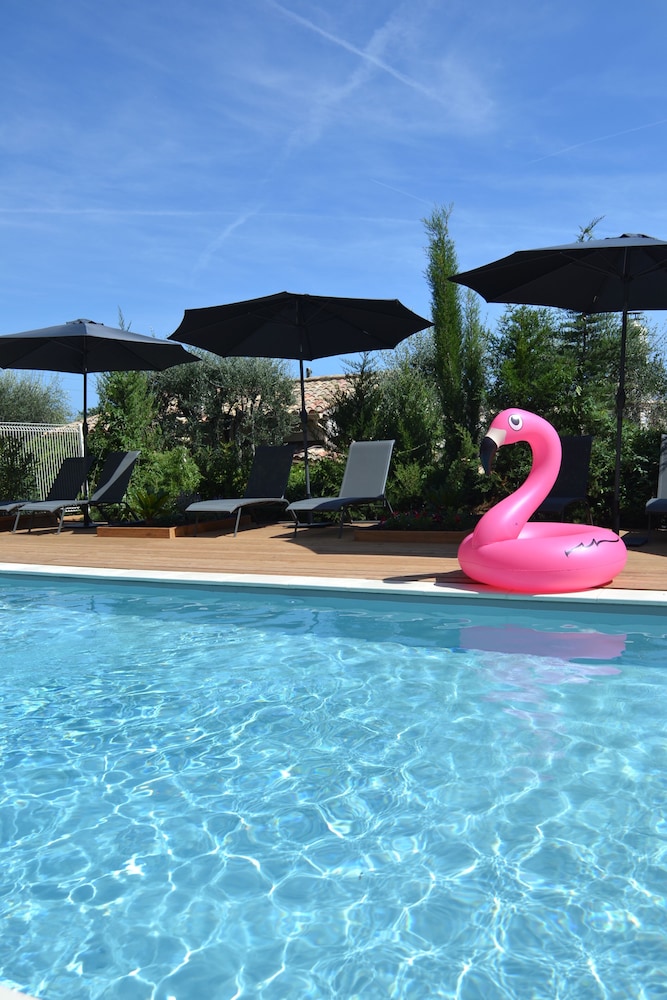Le Jardin de Lucette — hotel in Le Rouret