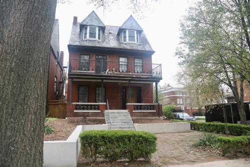 CWE Luxury La Maison Modern — 4-Star Luxury Hotel in St. Louis, United States