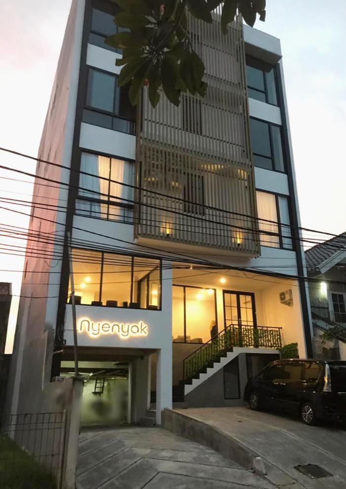 Nyenyak Mrt Lebak Bulus Simatupang — Jakarta