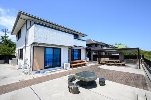 青の宿 The Blue Villa まるで映画のような開放感あふれるオーシャンビュー Open Ocean View Like In A Movie 駐車場3台有り Supported By Cocostay — 4-Star Luxury Hotel in Iwakuni, Japan