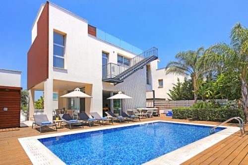 Villa Sunrise Memory 150m from Trinity Beach — 4-Star Luxury Hotel in Protaras, Cyprus