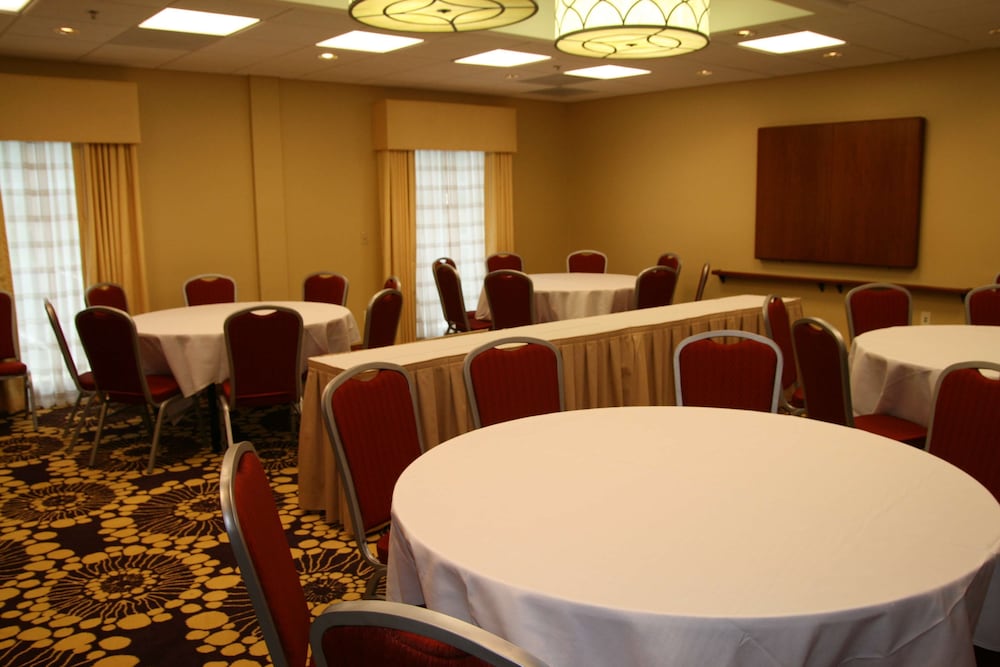 Hampton Inn Richmond Airport - photo 35