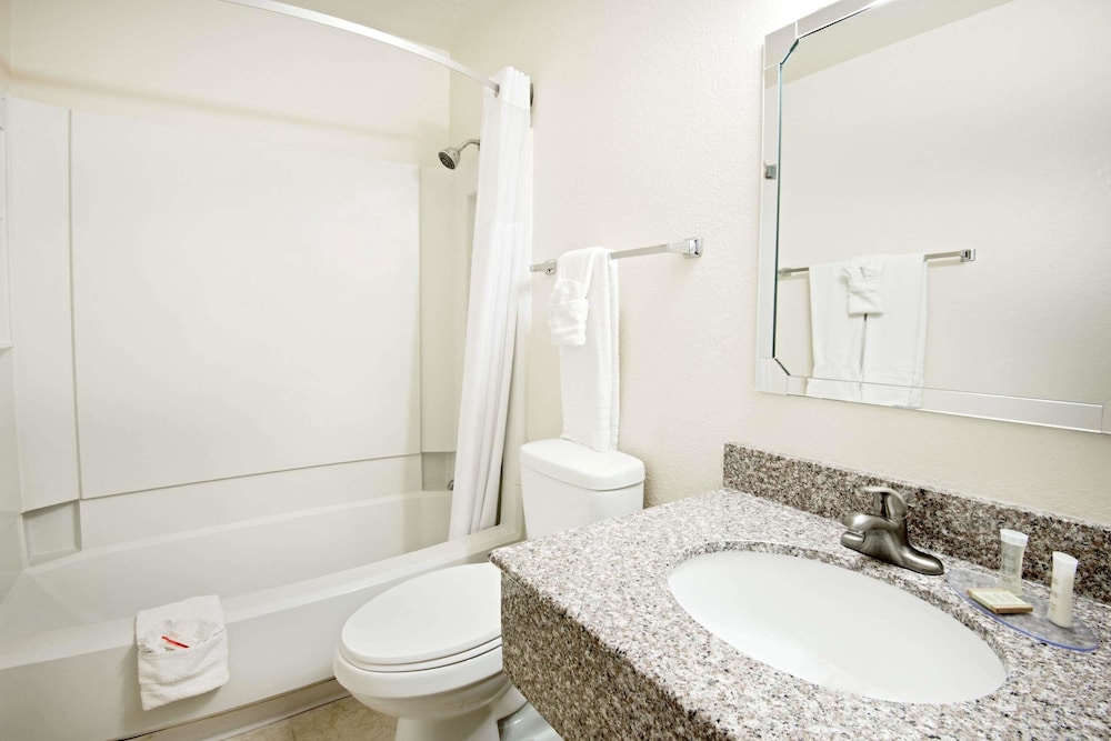 Super 8 by Wyndham Las Cruces White Sands Area - photo 19