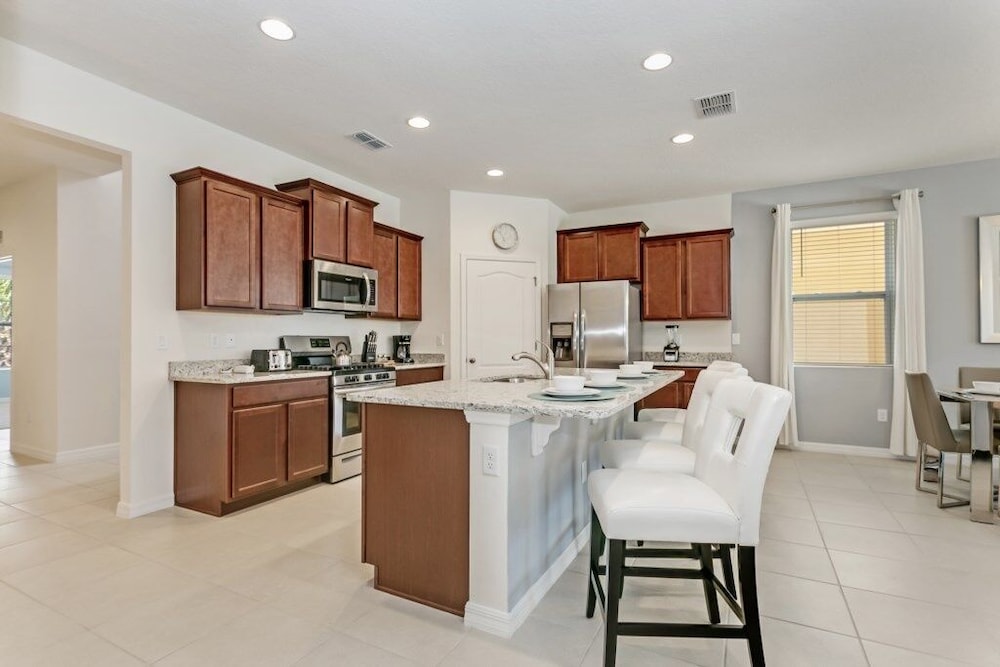Amazing 7 Bedroom Solterra New Resort Home 7 Villa by Redawning - photo 22