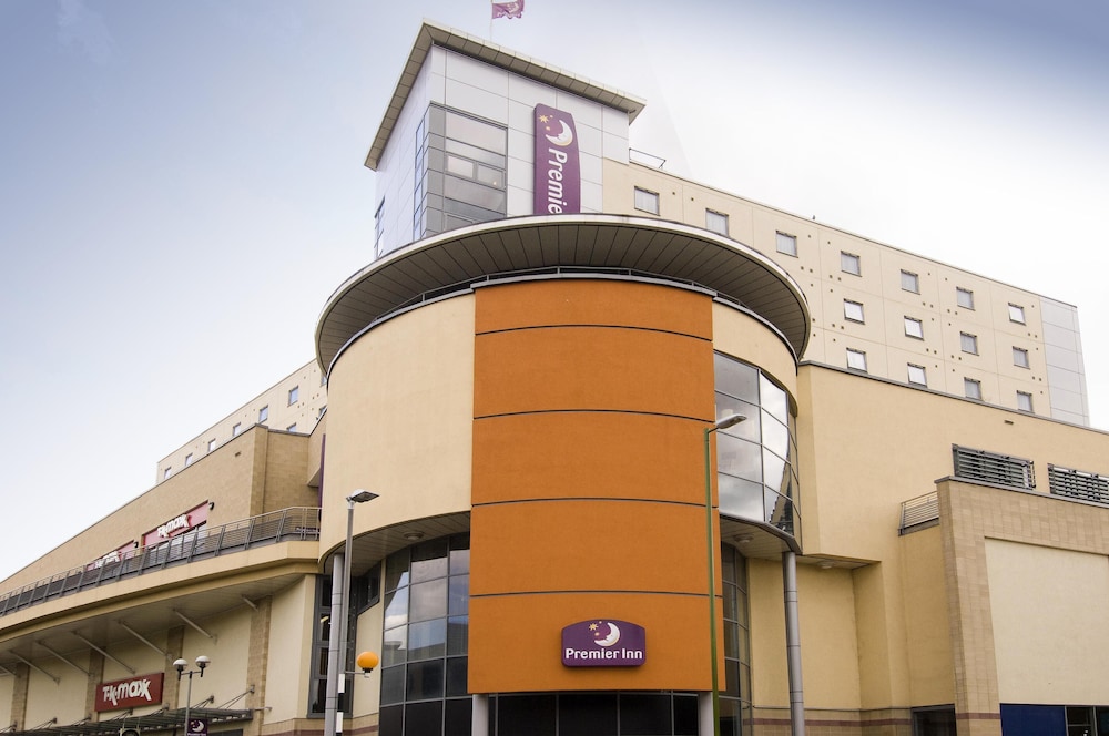 Premier Inn Hemel Hempstead Central - carbon neutral hotel in Hemel Hempstead