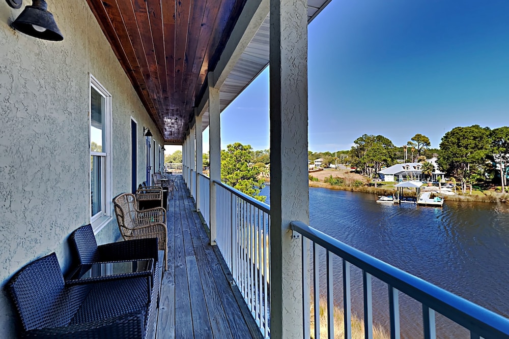 Bonita Point Condo II #214E by Resort Collection — 4-Star Luxury Hotel in Panama City Beach, United States