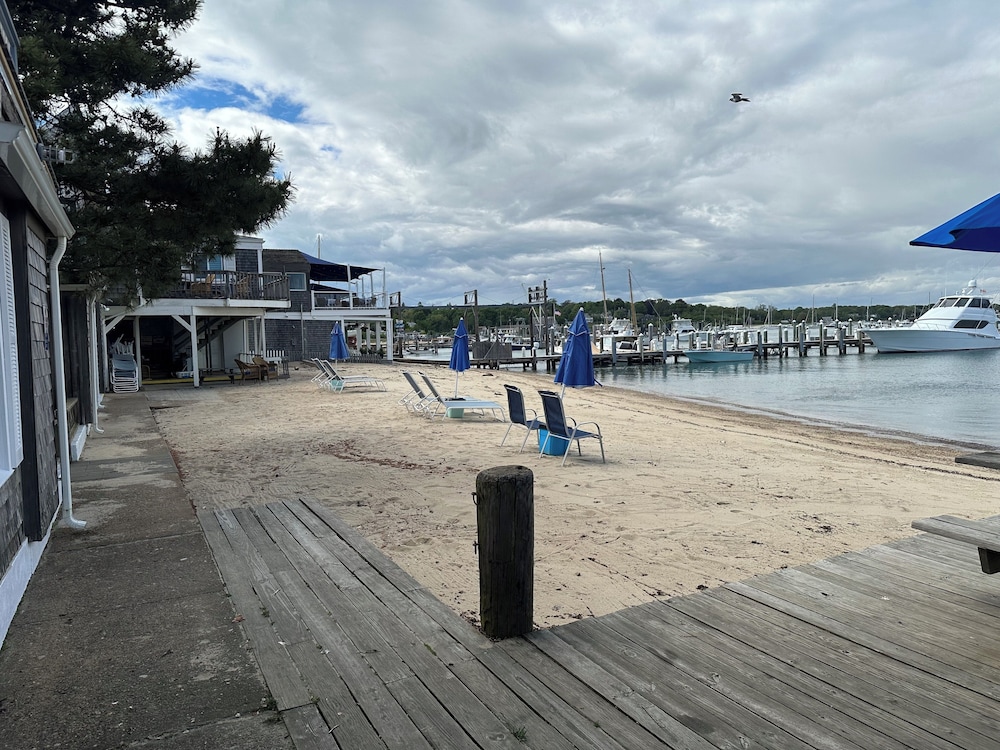 Vineyard Harbor Motel Private Beach - photo 335