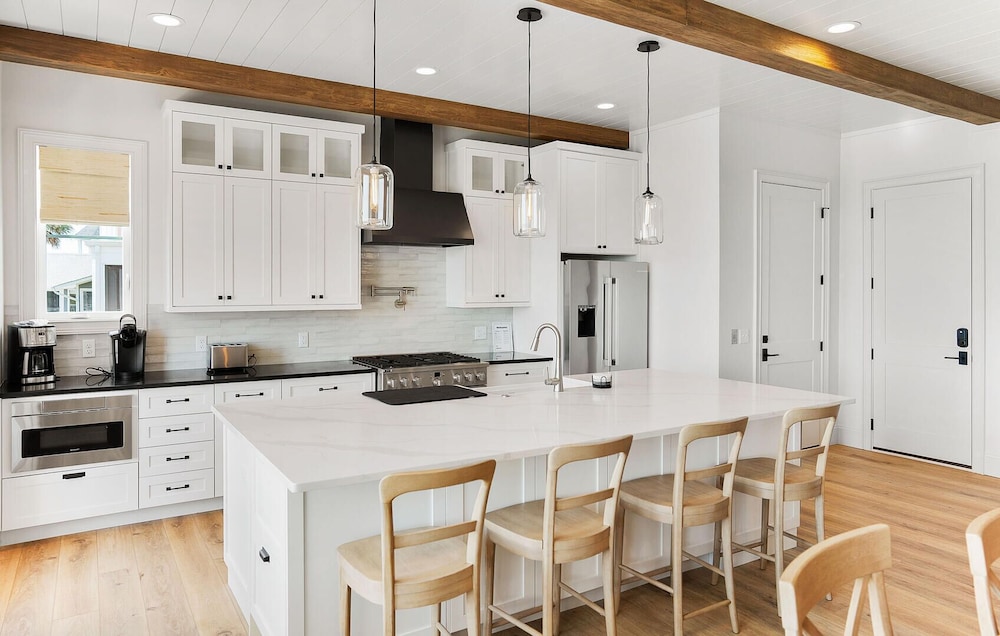 718 Swordfish Road - carbon neutral hotel in Unknown City