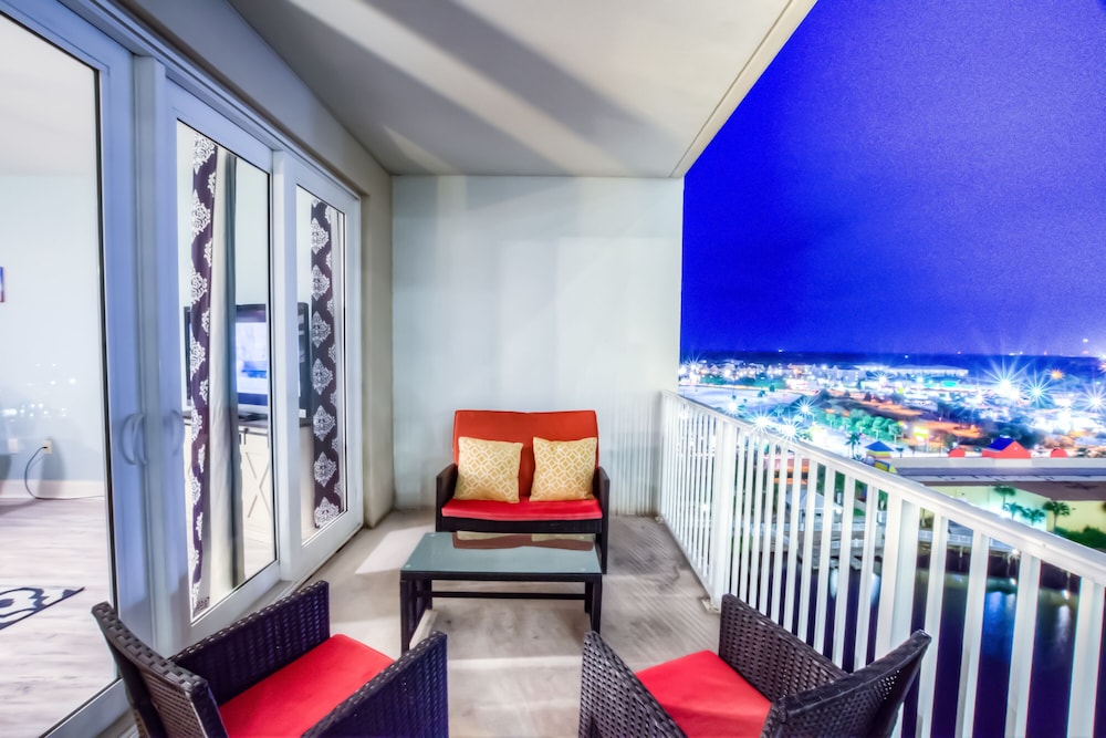 Laketown Wharf Resort by Aneliya's Rentals - photo 681