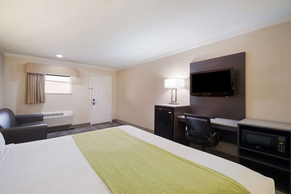 SureStay Hotel by Best Western Rockdale - photo 11