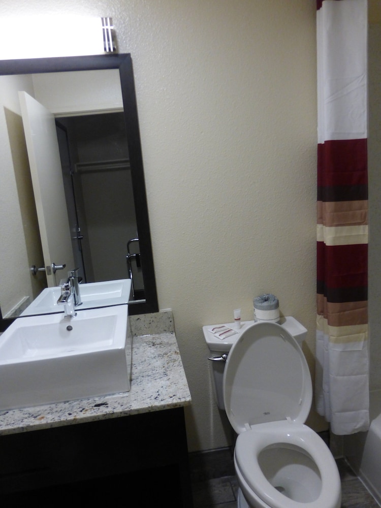 Red Roof Inn Hayward - photo 12