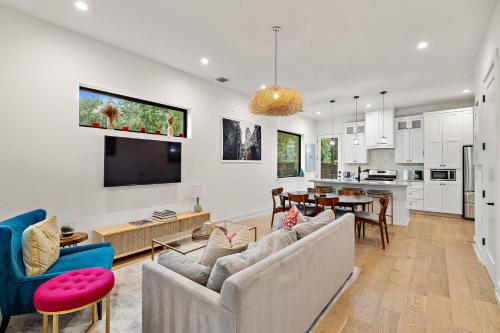 Artists Hideaway Huge Yard and Workspace in Austin, United States