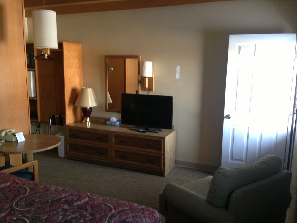 Jamestown Motel - photo 28
