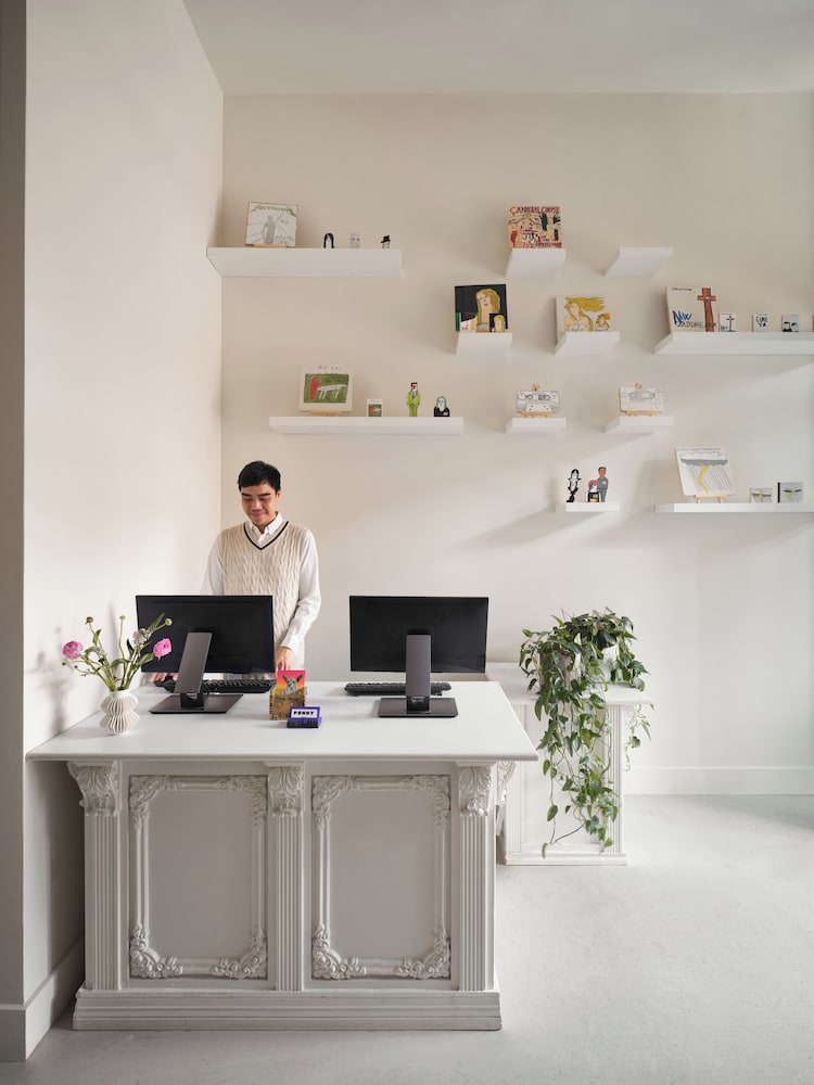 Penny Williamsburg - photo 3